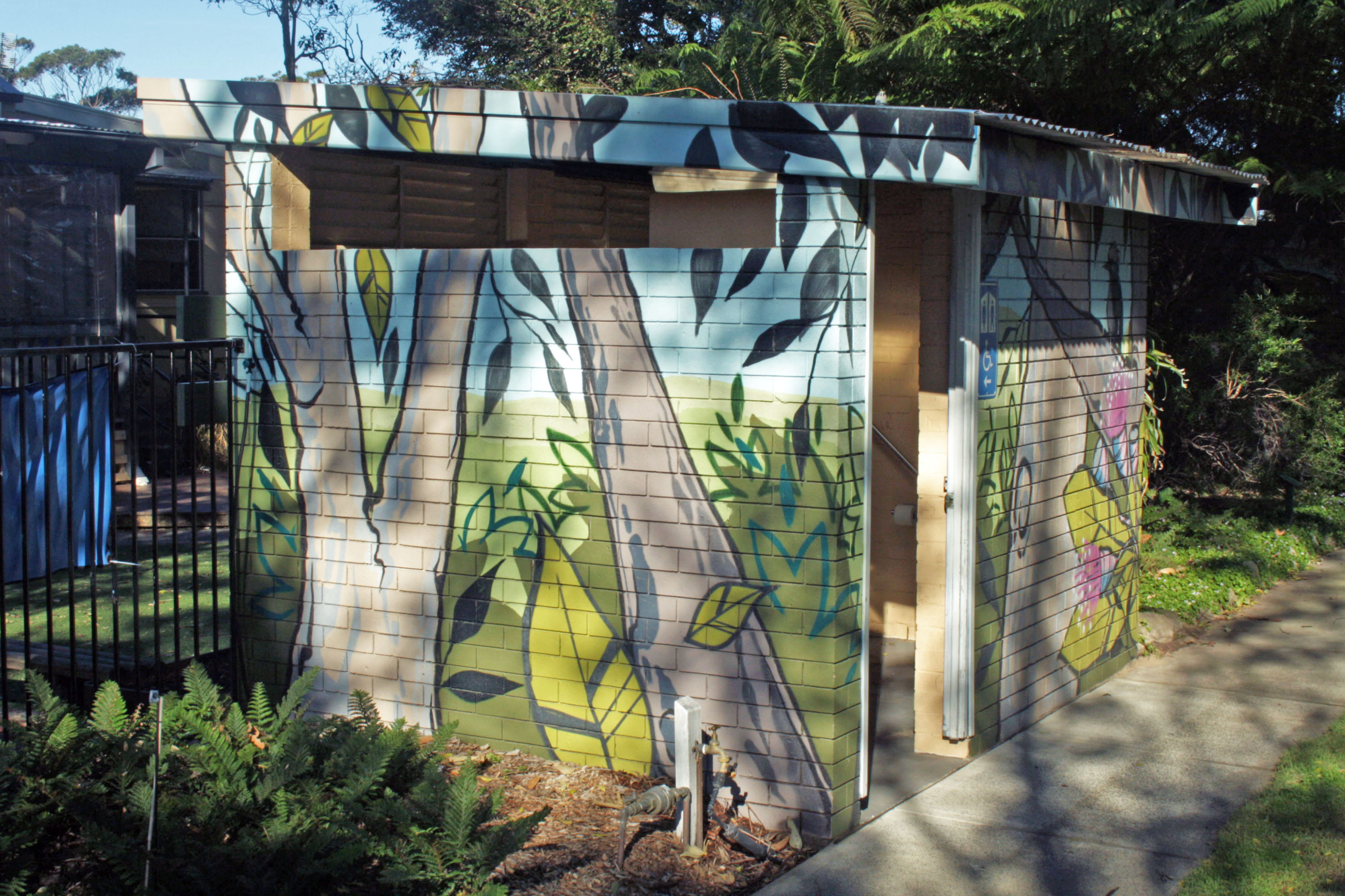 Curtis Park Toilet Block | Street Art NSW