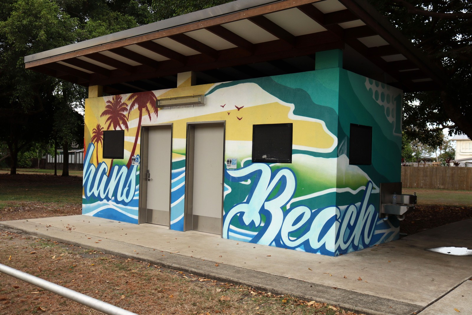 Machans Beach by Daniel Wallwork | Street Art NSW