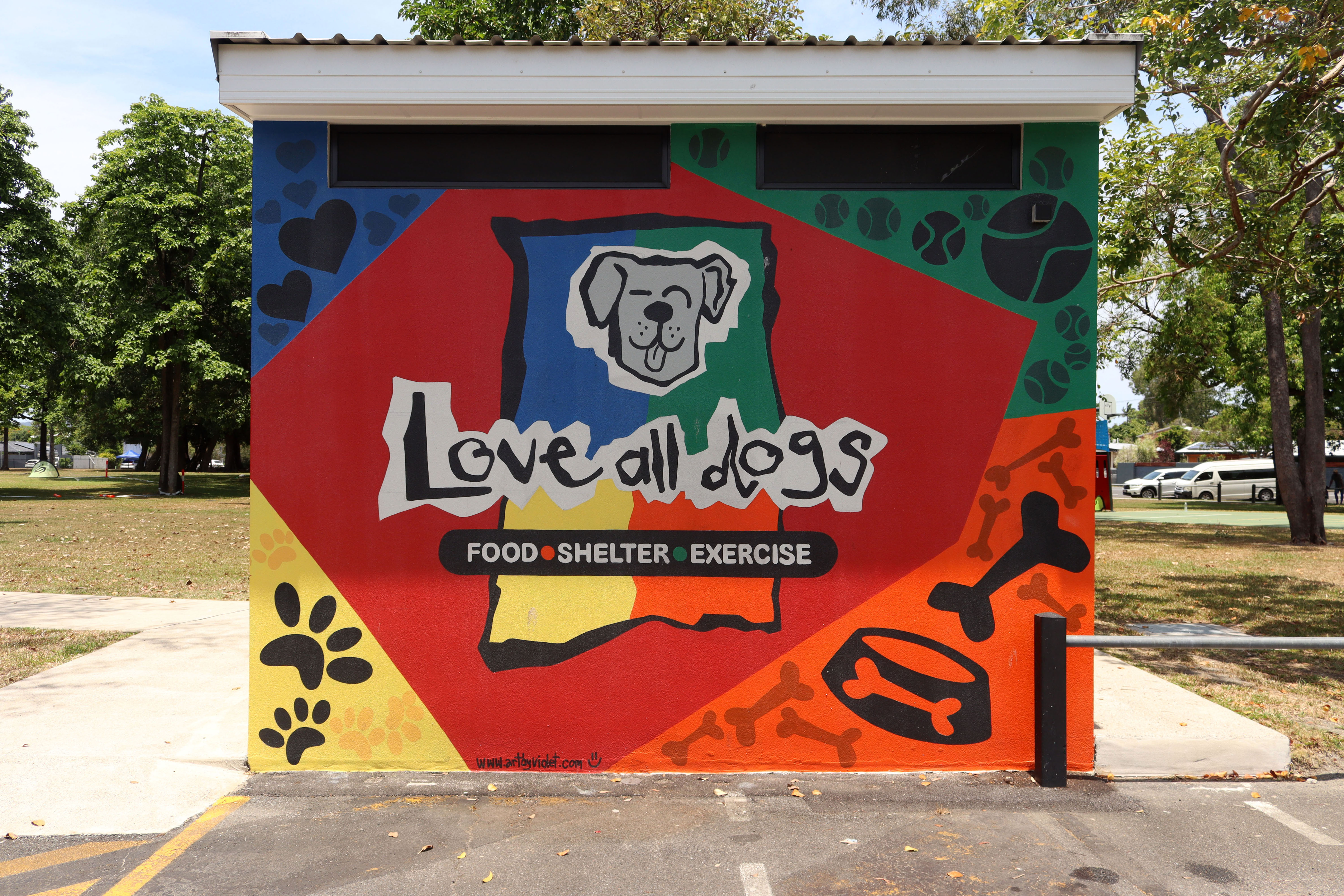 Love All Dogs by Violet Shaban | Street Art NSW