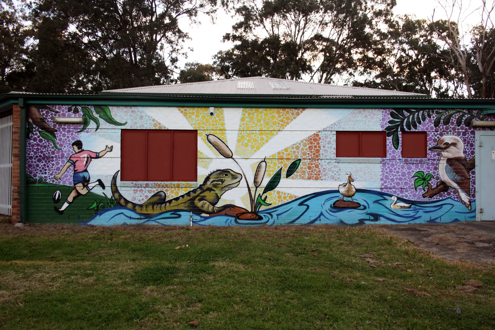 Youth Centre Mural by Spice | Street Art NSW