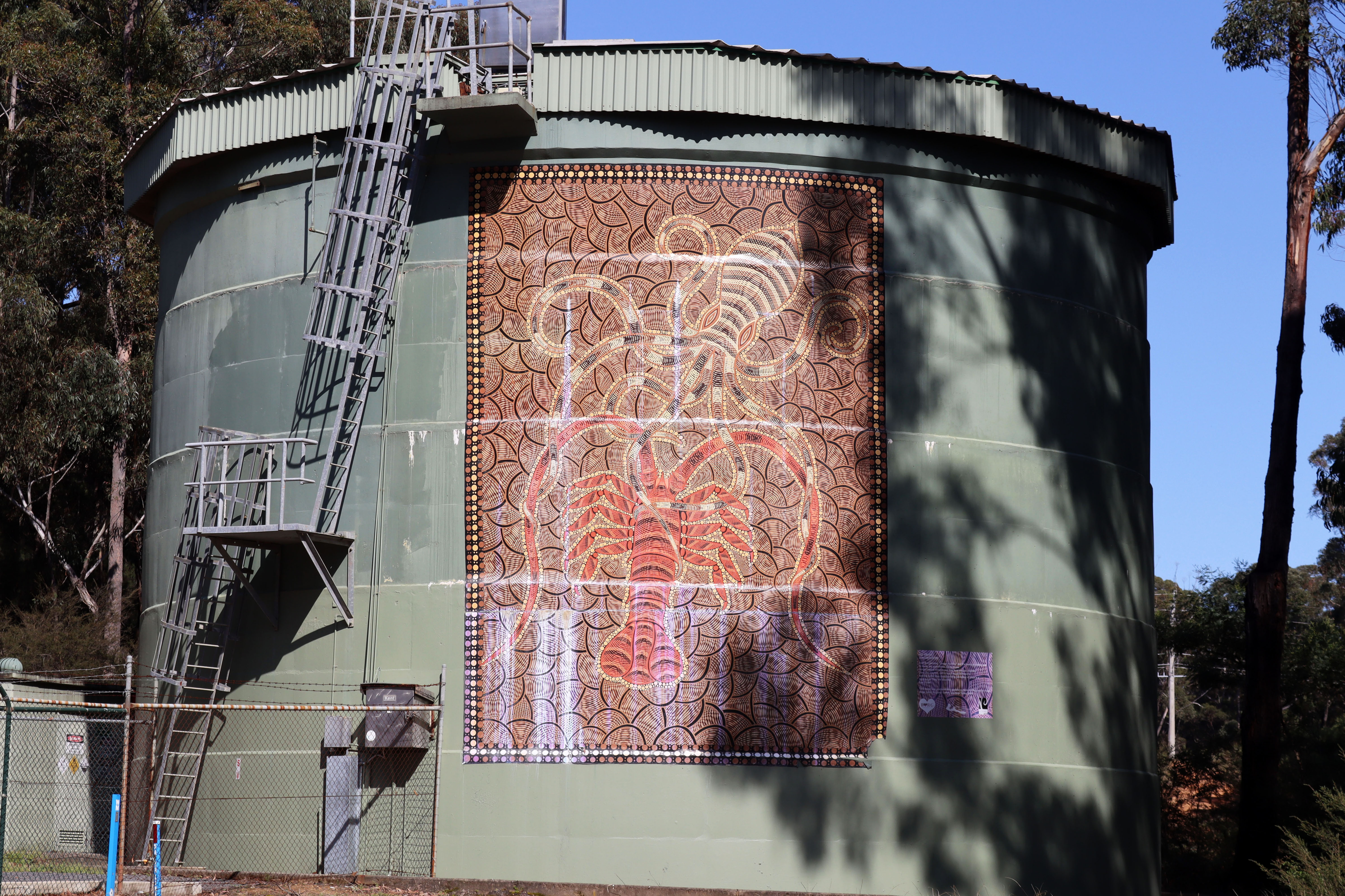 Jungar Hunter by Lee Cruse | Street Art NSW