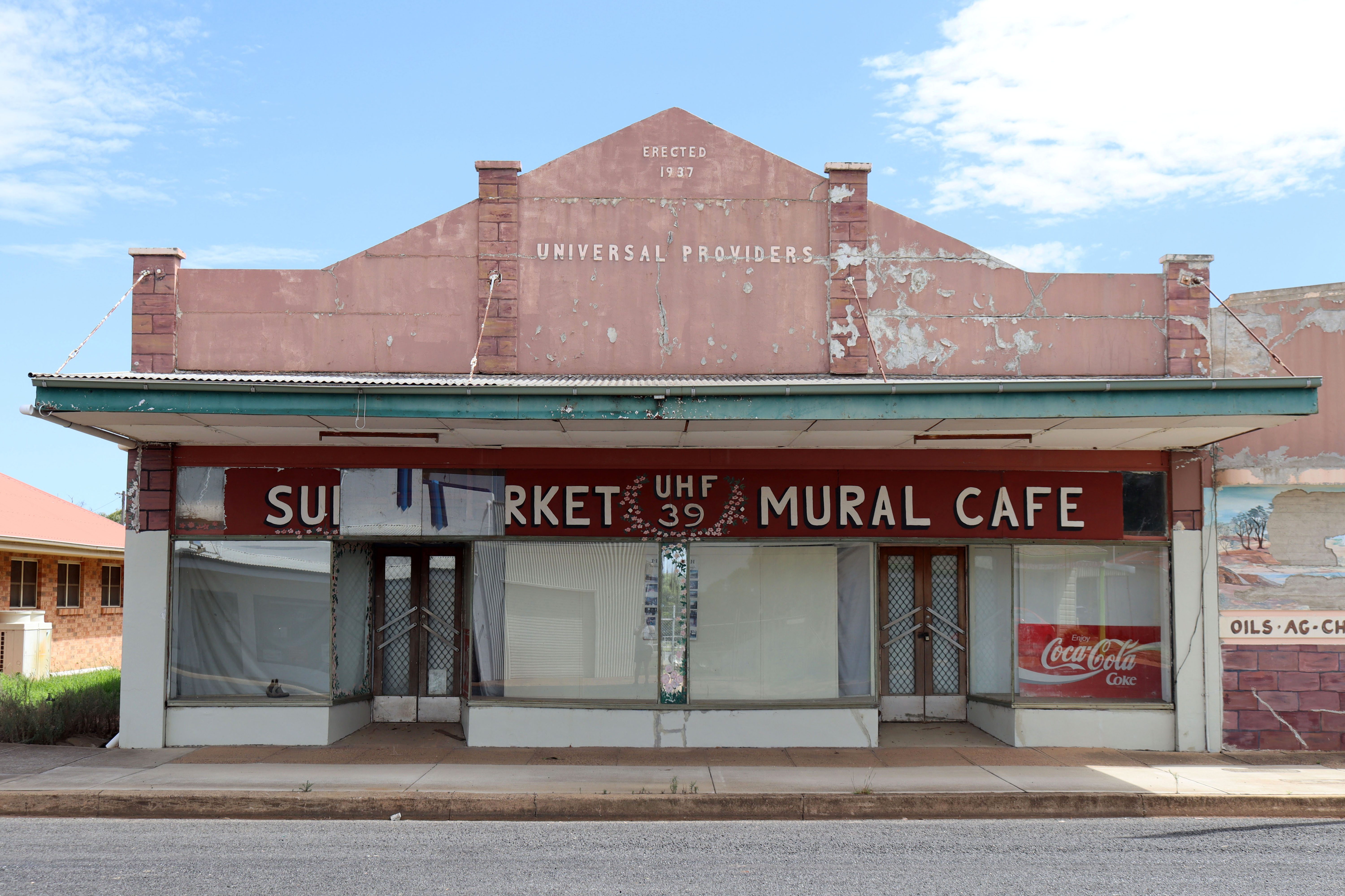 Mendooran Mural Cafe by Karin Duce | Street Art NSW