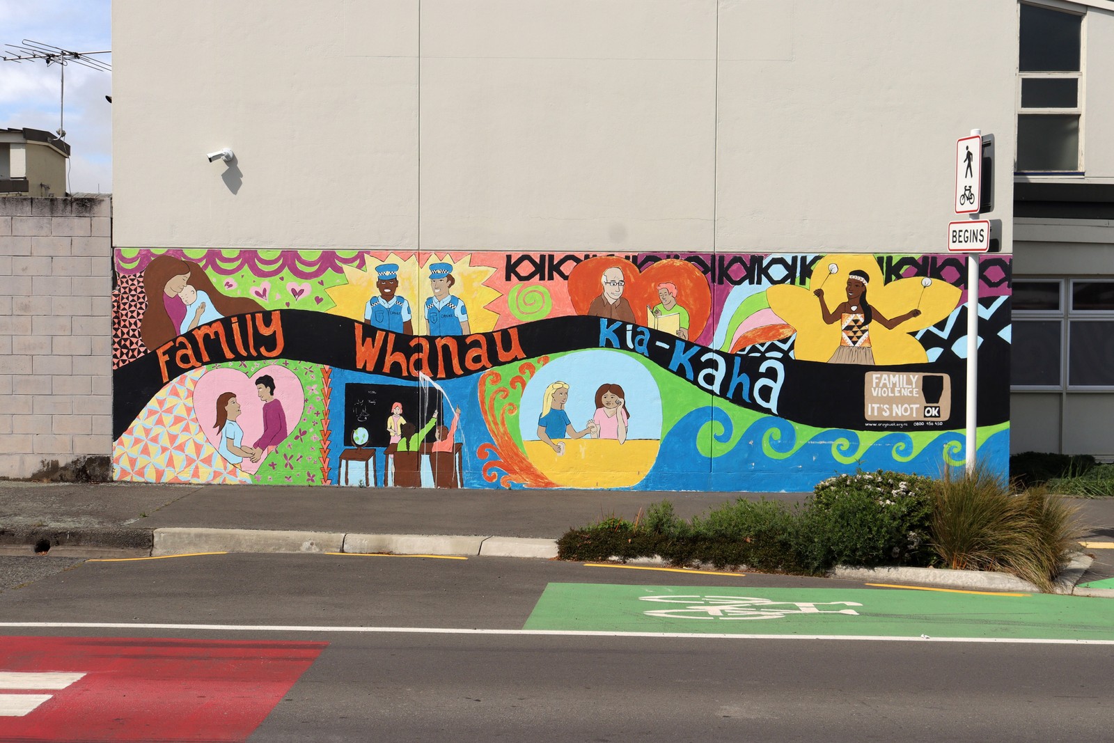 Family Whanau Kia-kaha by Rebecca Soper | Street Art NSW