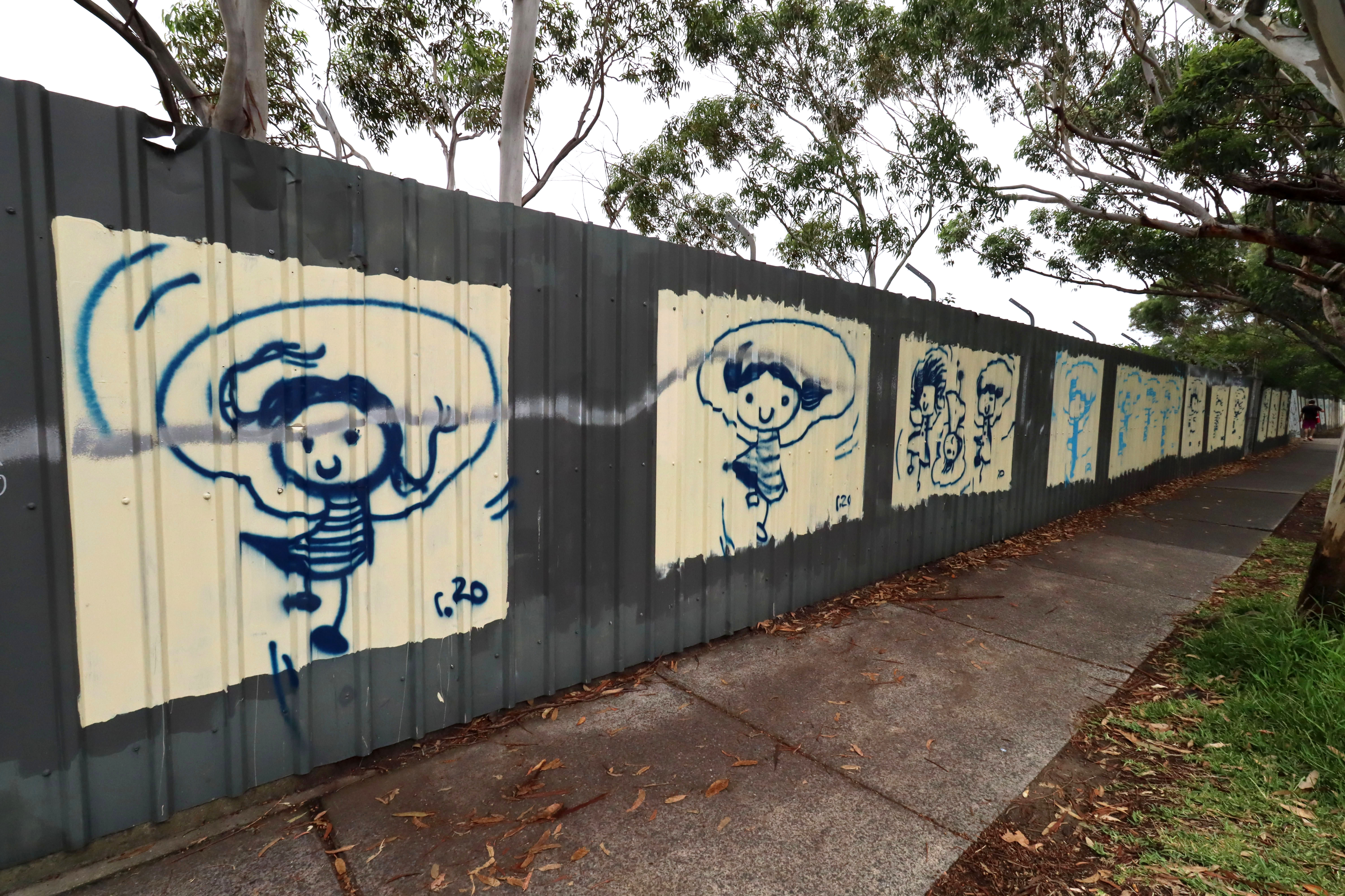 Skippy Girls by Rosemary Strachen | Street Art NSW