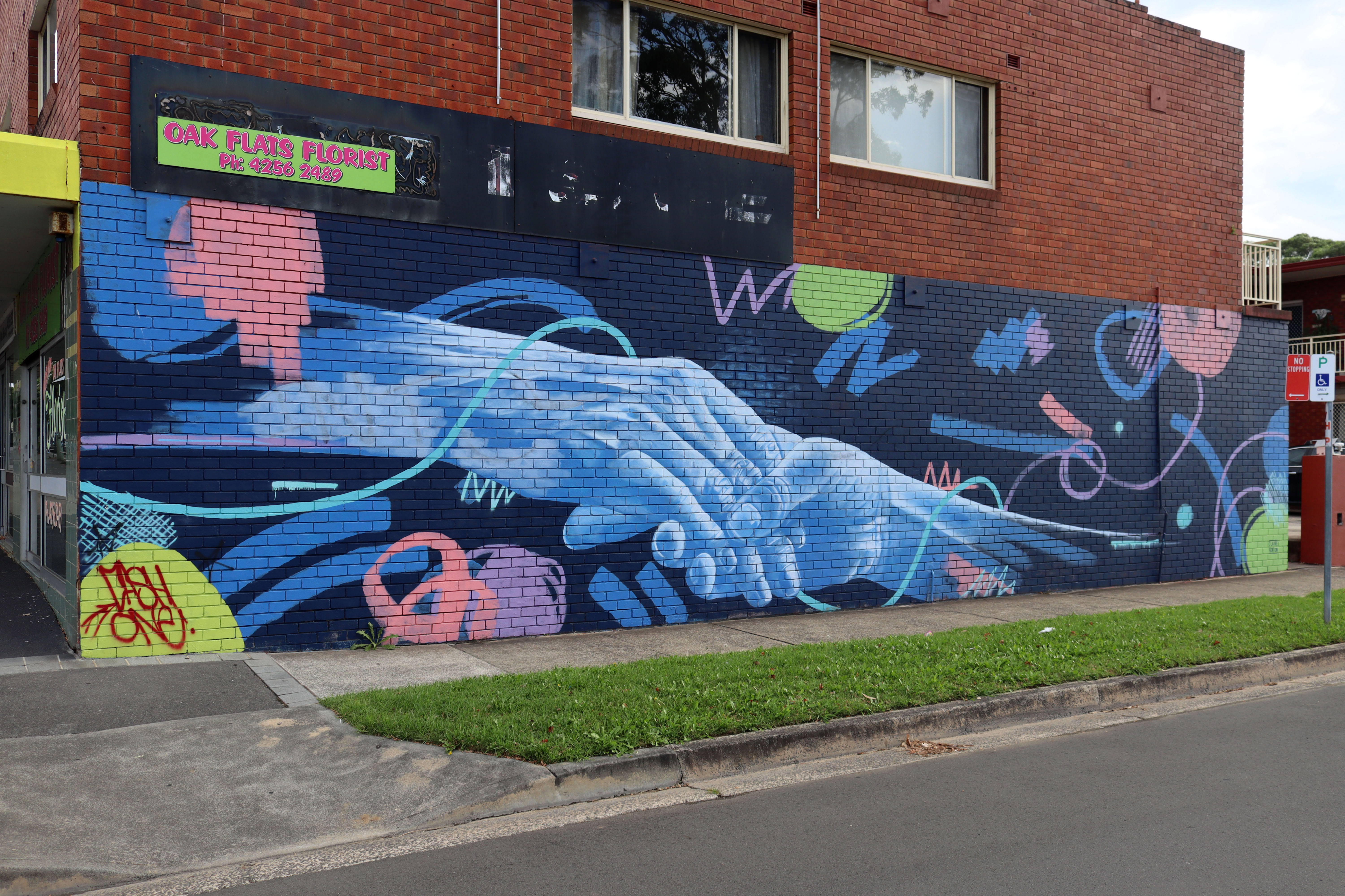 Two Hands by Claire Foxton | Street Art NSW