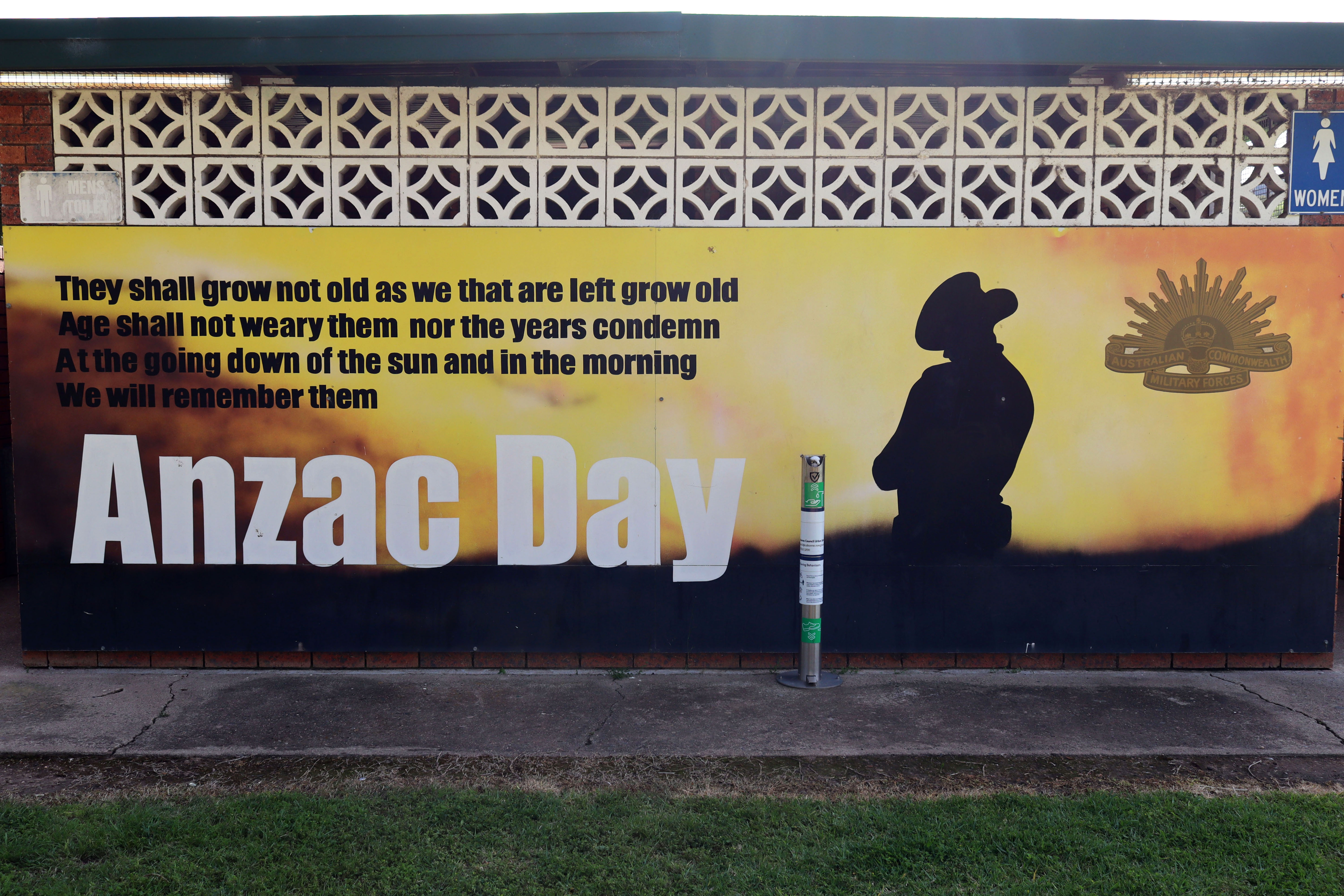 ANZAC Mural by Wayne Stewart | Street Art NSW