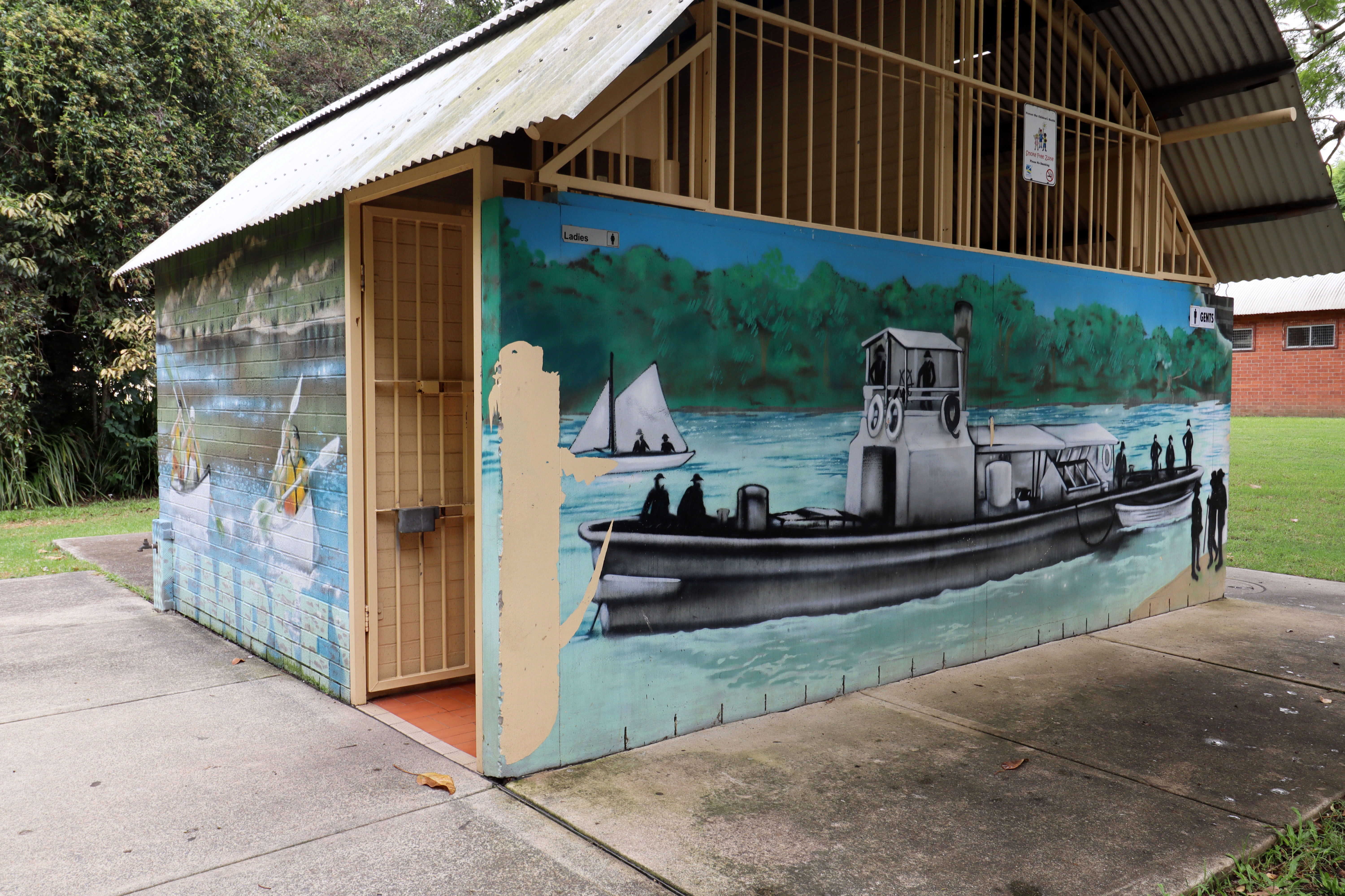 Riverside Park Amenities Block Mural