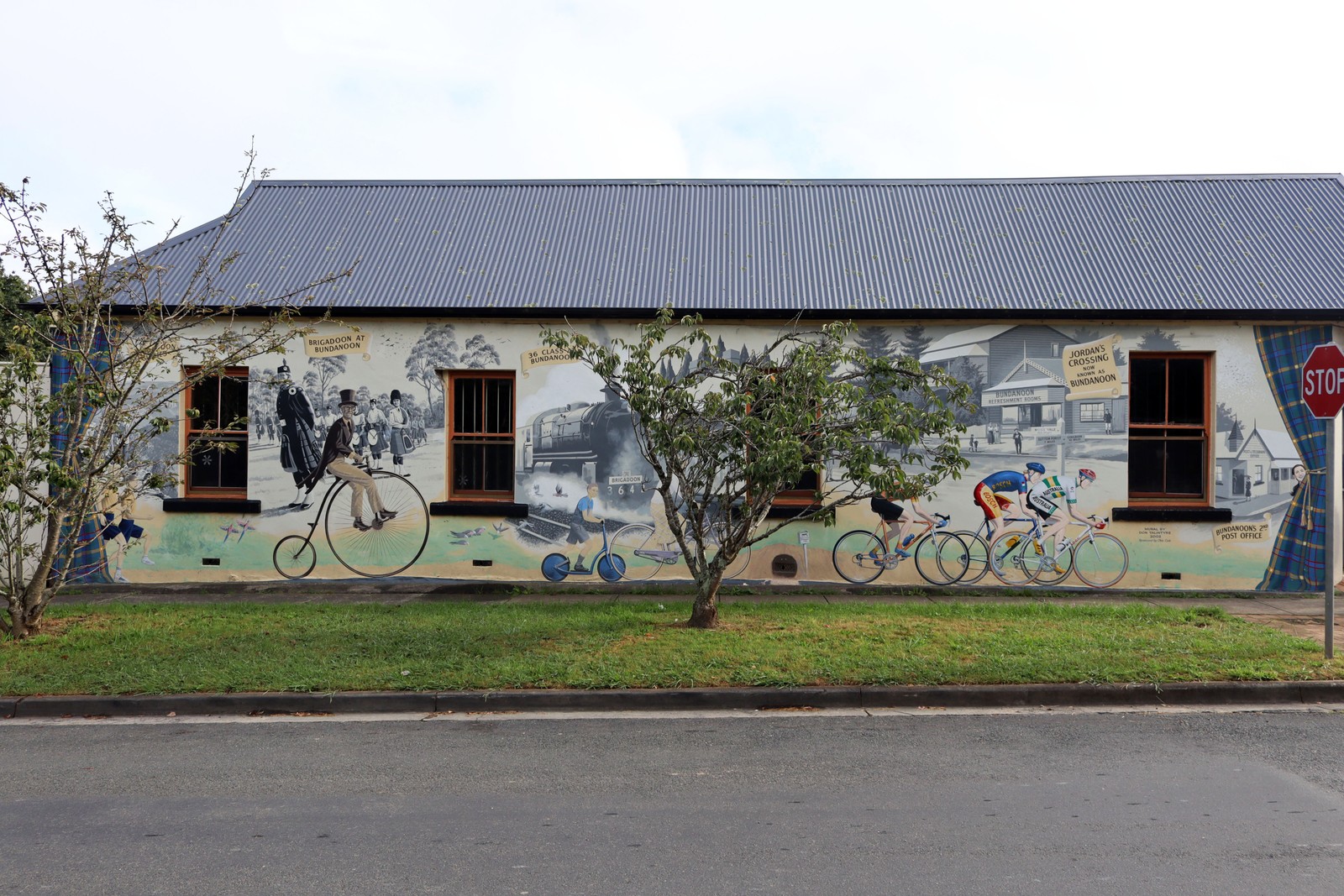 Bundanoon Mural by Don Talintyre | Street Art NSW