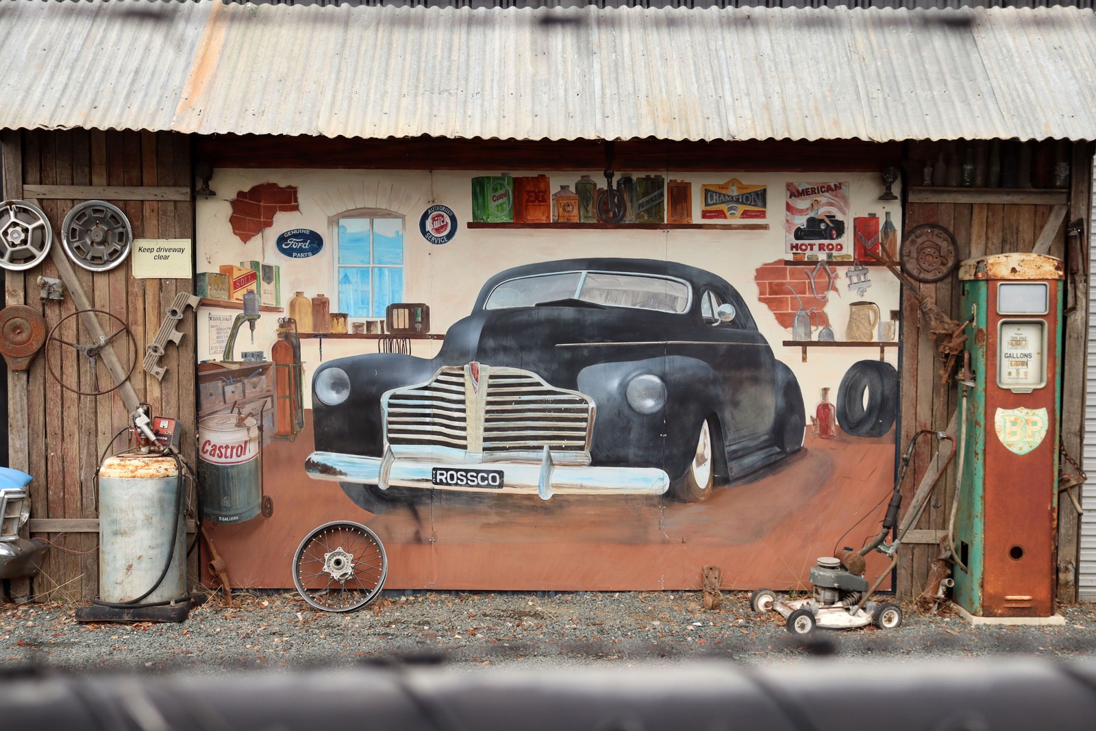 Ross Nevett Automotive | Street Art NSW
