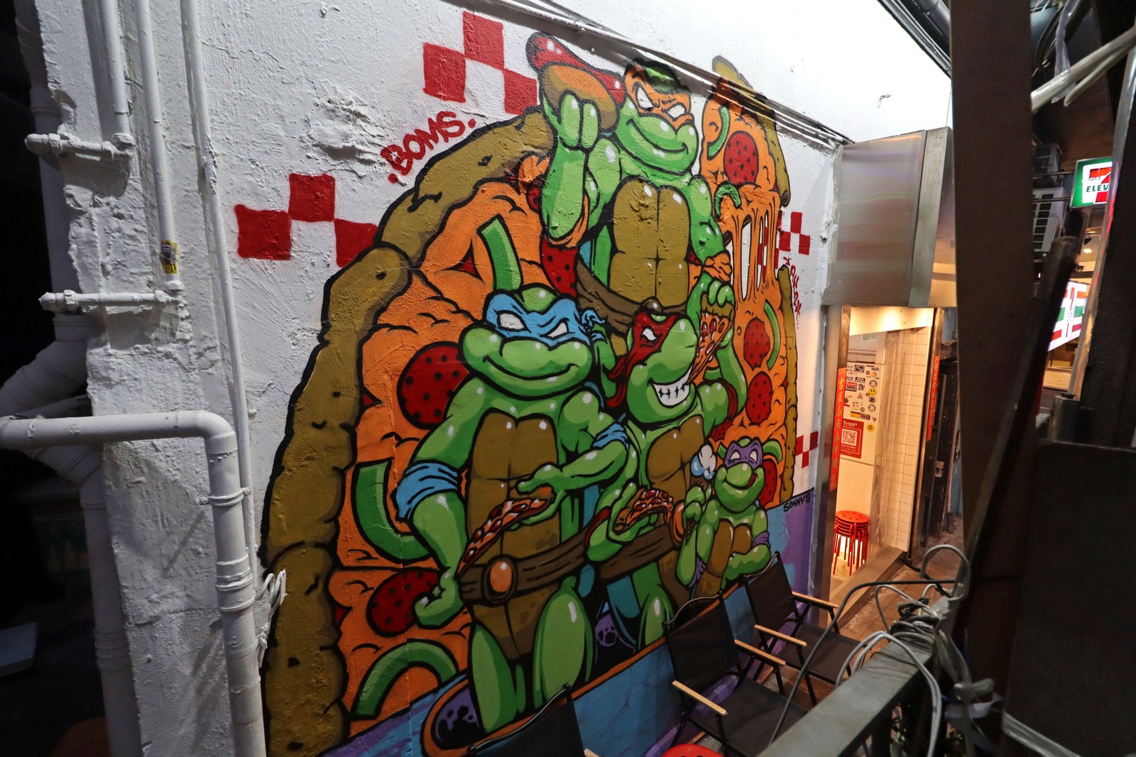 Meet the Neighbours by BOMS | Street Art NSW