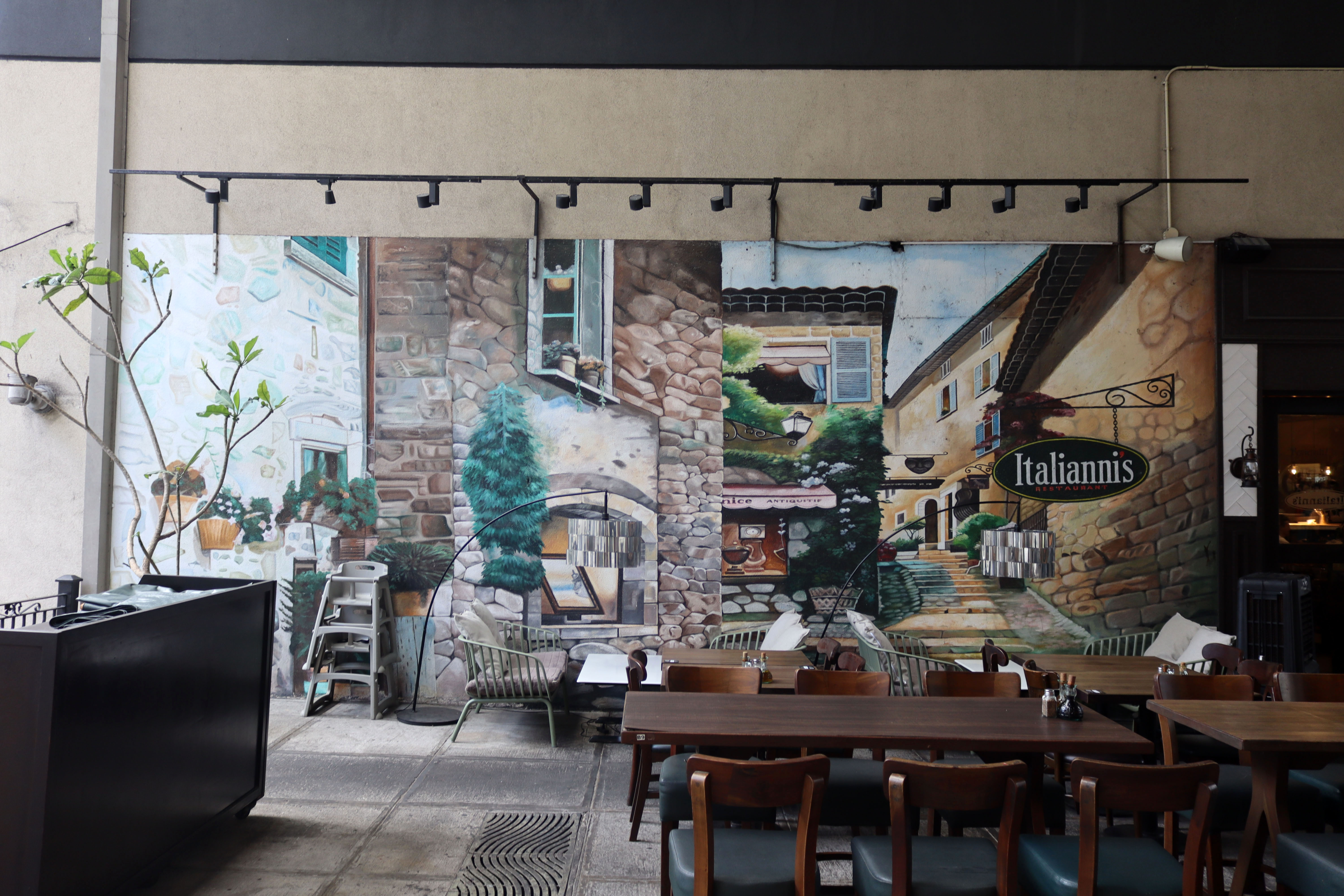 Italianni's | Street Art NSW