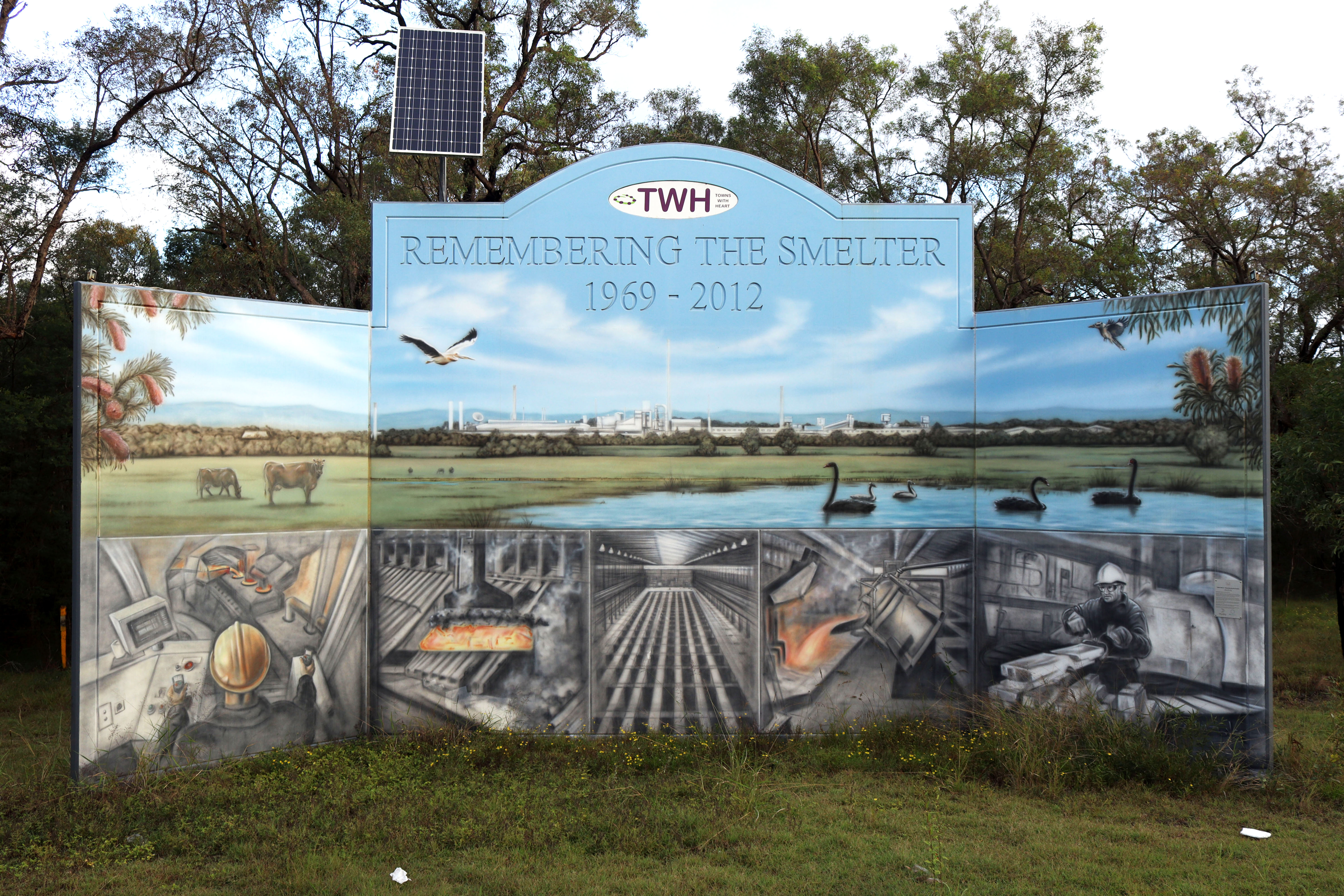 Hydro Mural – Remembering the Smelter by Daniel Joyce | Street Art NSW