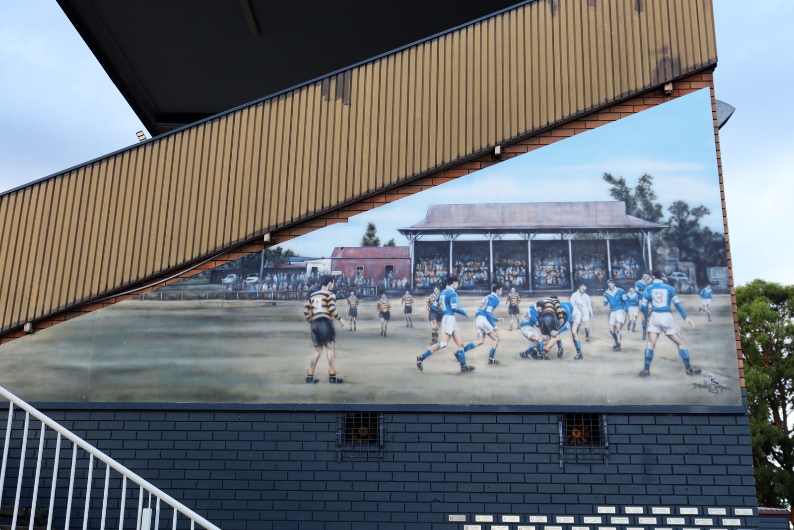 Kurri Kurri Bulldogs Mural by Daniel Joyce | Street Art NSW