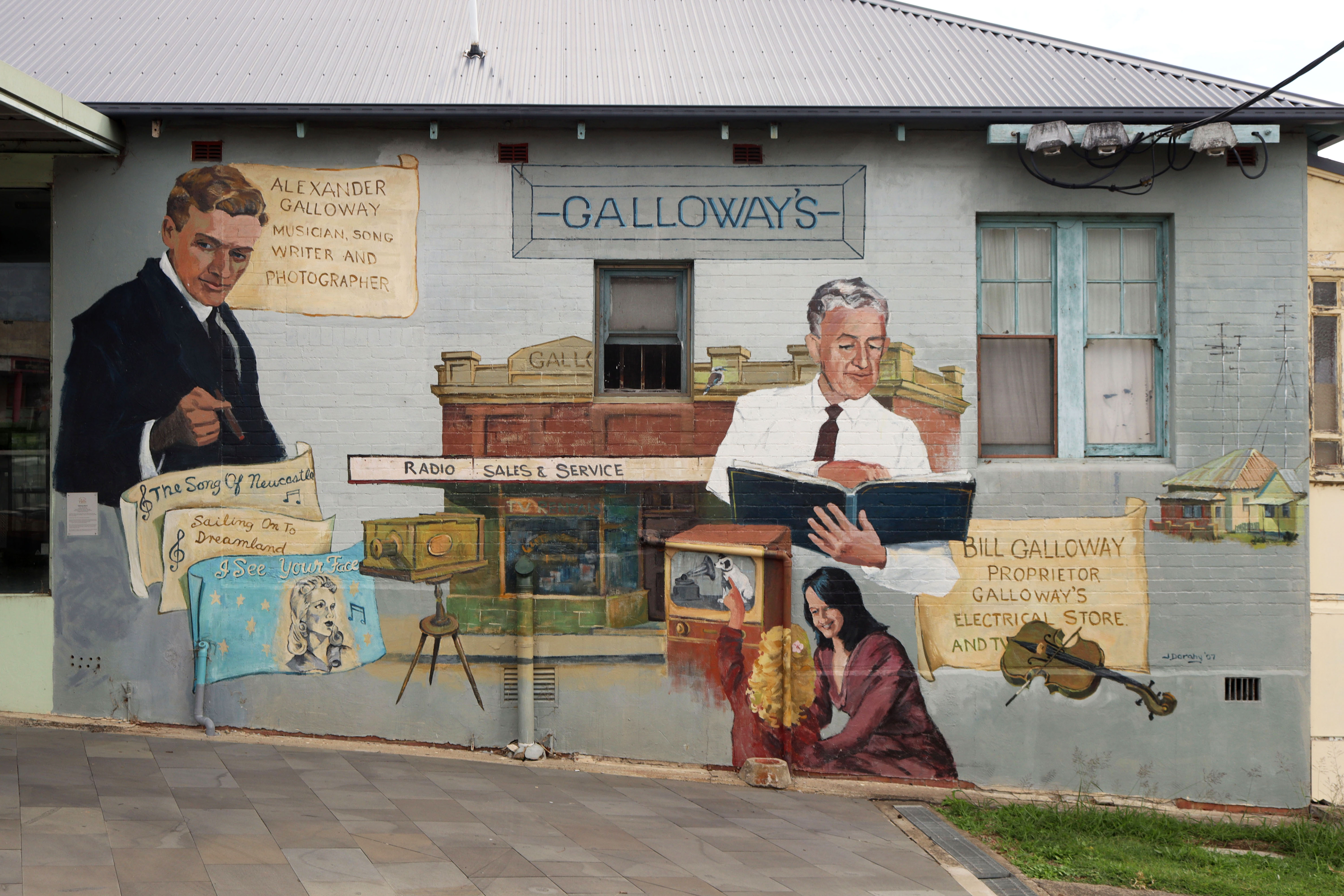 Galloway Mural by John Dorahy | Street Art NSW